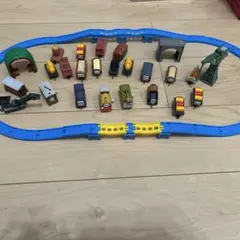 カプセルプラレール　きかんしゃトーマスセット