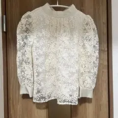アンドクチュール　ブラウス　刺繍　オーガンジー ボウタイ　ホワイトのサムネイル