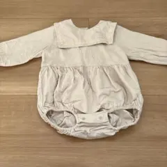 ベージュ 長袖ロンパース レース襟