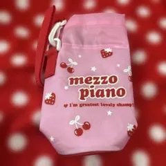 mezzo piano いちご柄 ペットボトルカバー未使用新品のサムネイル