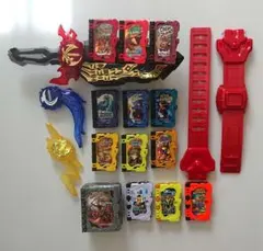 仮面ライダーセイバー聖剣ソードライバー,雷鳴剣黄雷,水勢剣流水エンブレム他セット