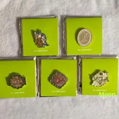 は*る様 Mrs. GREEN APPLE ルームツアー　ピンバッジセット 4個 Mrs. GREEN APPLE ルームツアー ピンバッジ 4個セット - メルカリ