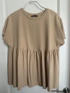 ZARA ペプラム 半袖 カットソー ベージュ Mのサムネイル