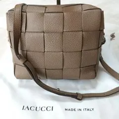 【IACUCCI】ベルタS サンドベージュ　斜め掛け ショルダーバッグ　　袋付のサムネイル