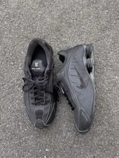 NIKE SHOX R4 トリプルブラック 日本未発売　27.5