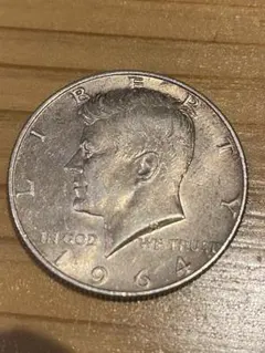 1964年 ケネディ 50セント銀貨 銀90％ 未鑑定 米国銀貨 - メルカリ