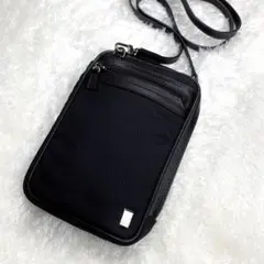 美品　ダンヒル　ショルダーバッグ　サコッシュ　ナイロン　レザー　ロゴプレート　黒