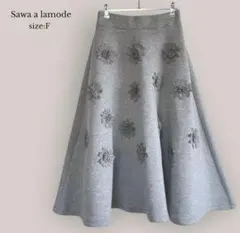 サワアラモードSawa a la mode✨美品✨ロンくんフレアスカート　花柄のサムネイル