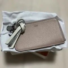 Chloeカードケース レザーフラグメントケース アルファベットALPHABET