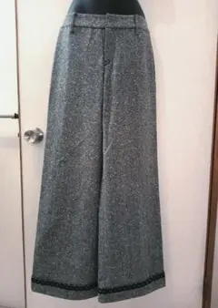 haco グレーブラック ツイード調ワイドフレアパンツ きれいめ