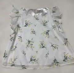 Noela ノエラ 花柄シアーブラウス フリル袖 ホワイト 半袖 フラワーのサムネイル