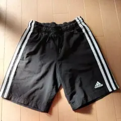 アディダス　ハーフパンツ　130㎝