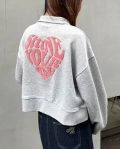 INGNIハーフジップBackハートサガラロゴショートトップス　パーカーグレーのサムネイル