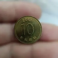 レトロコイン韓国100ウォン硬貨2001年 カト19キレイ - メルカリ