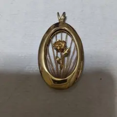 ヴィンテージ花型ペンダントトップ