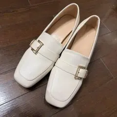 アイボリー バックル付きローファー 中ヒール　GRL