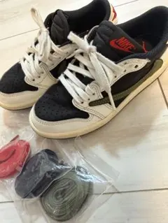 Travis Scott × Nike Air Jordan 1 Low OG