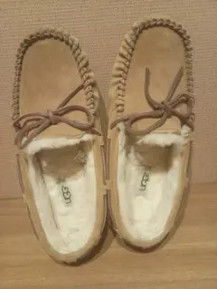 UGG スエードモカシン ベージュ
