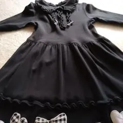 黒 フリル付きワンピース