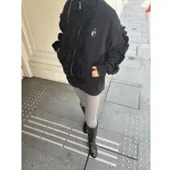epine♡ é frill zip sweat blouson