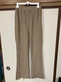 niko and … リブ編み ベージュ フレアパンツ