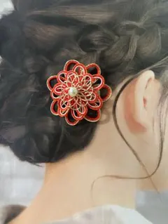 水引のヘアクリップ　和装　髪飾り　花　赤（赤金）×ゴールド　【ハンドメイド】