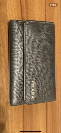 PRADA ブラックレザー キーケース