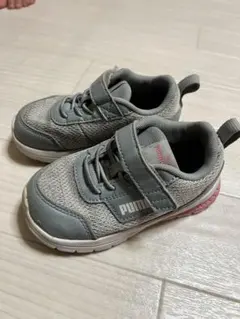 PUMA スニーカー グレー/ピンク