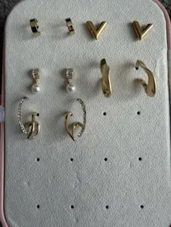 ゴールドカラー　ピアス　5点セット　キラキラ