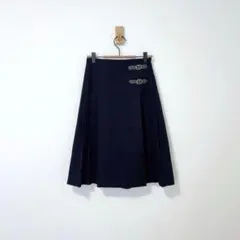 ウィルセレクション　膝丈スカート　プリーツ　バックル付き　紺　裏地ありのサムネイル