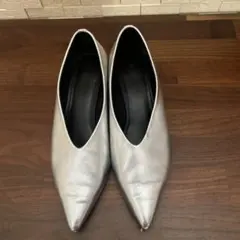 シルバー ポインテッドトゥ パンプス 36