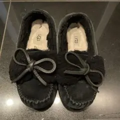 UGG ブラック モカシン 23センチ - メルカリ