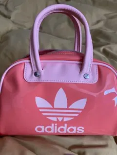 アディダス　ピンク　ミニショルダーバッグ　可愛い