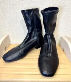 ブラック スクエアトゥ ショートブーツ 24cm L サイドジップ 美品 春