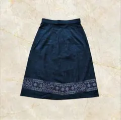 フレアスカート 膝丈 黒 刺繍風 小さめサイズ カジュアル