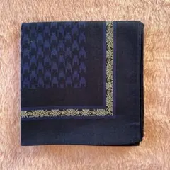 新品未使用ネイビー 絹製 ハンカチ 幾何学模様
