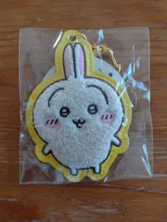ちいかわ もこもこサガラ刺繍 キーホルダー　うさぎ