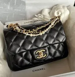 シリアルナンバー　CHANEL レザー ショルダーバッグ　シャネル パールのサムネイル