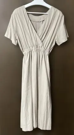 値下げ★美品★ ベージュ Vネック 半袖ワンピース