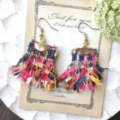 再販27⭐　赤　フリンジ　カラフル　ピアス　イヤリング　夏　タッセル　ネイティブ