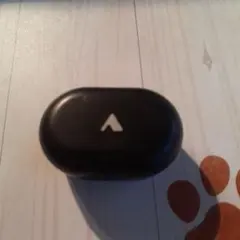 ワイヤレスイヤホン 黒 充電ケース付き