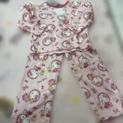 新品未使用☆ キティ　パジャマ　110