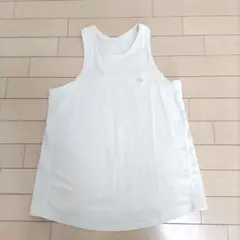 ノースリーブ　スポーツウェア