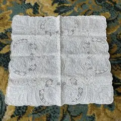 ホワイトレース花柄ハンカチ　アンティーク