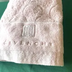 GIVENCHY ピンク バスタオル