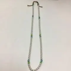 パールとビーズのロングネックレス