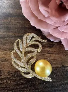 ゴールドパールブローチ　アクセサリー
