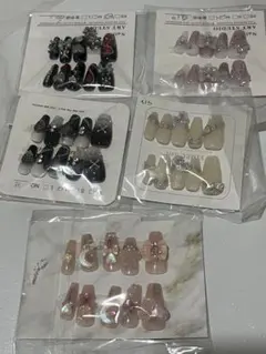 値下げ❣️ネイルチップ 5点セットS〜Mサイズのサムネイル