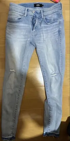 AZUL BY MOUSSY ライトブルー スキニージーンズ　ヤリラ