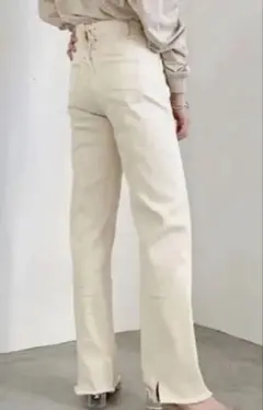 Kastane レースアップ ハイウエスト デニムパンツ アイボリーのサムネイル